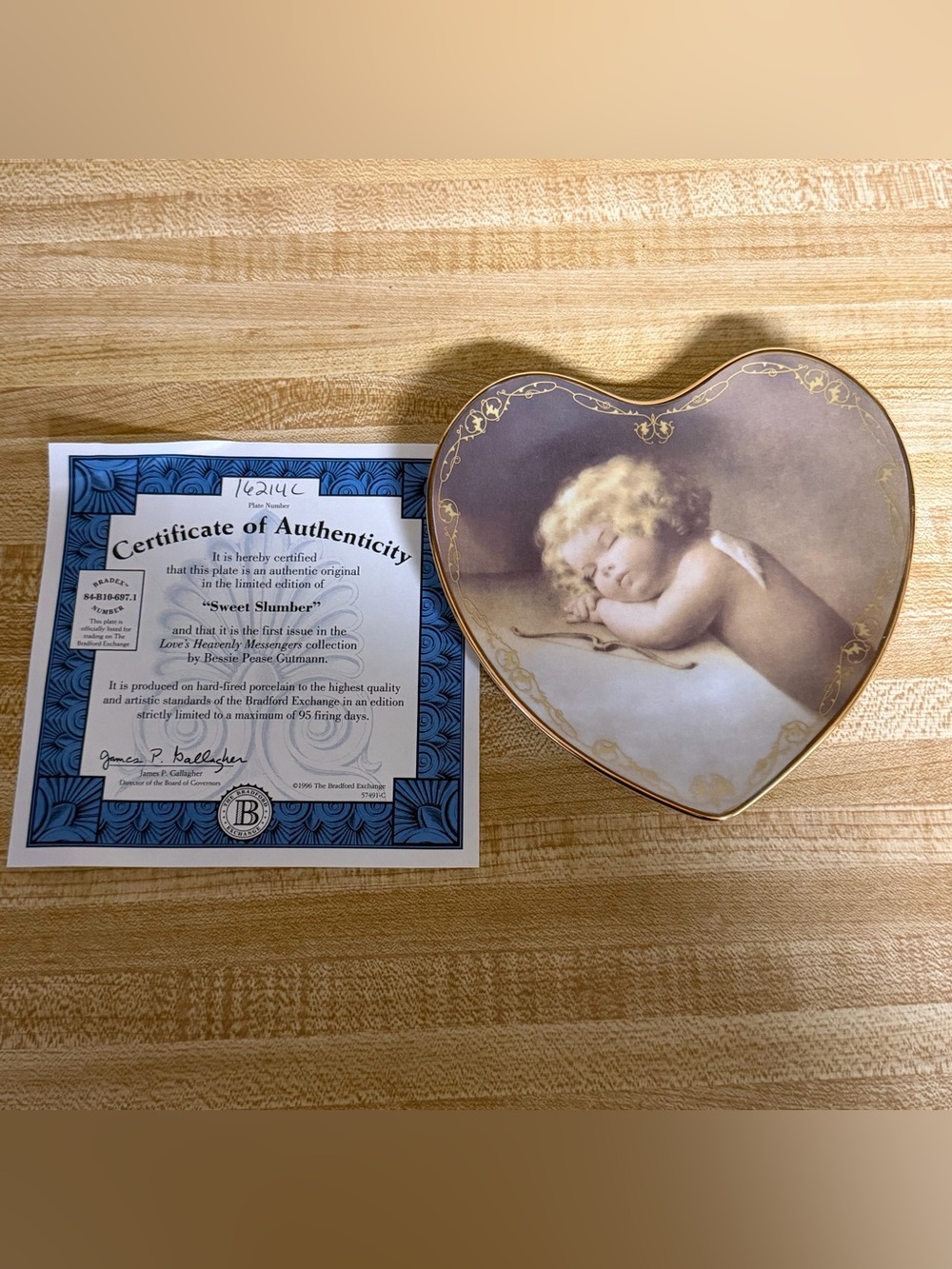 VTG 1996 The Bradford Exchange Heart Plate Cherub Motif angel sweet slumber